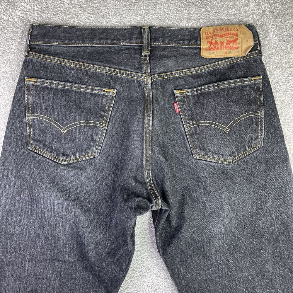Levi’s 501 Jeans Men’s 32X28 Blue Straight Mid-Rise Dark Wash Button Fly - Picture 4 of 13